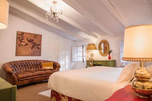 This photo about La Tierra Roja shared on HyHotel.com