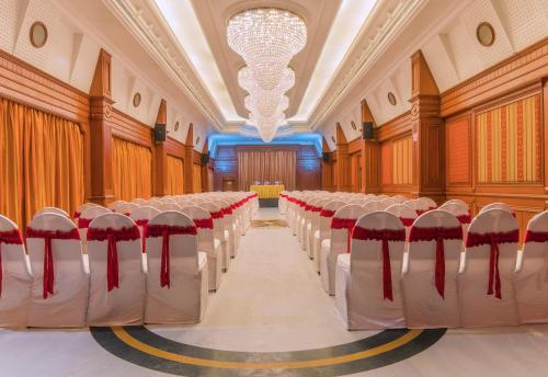 Banquet hall, Annamalai International Hotel in Pondicherry Banquet hall, Annamalai International Hotel in Pondicherry