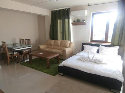 Hotel Ronin Apartments & Rooms
