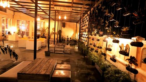 โรงแรมอมาเรโล โซโล (Amarelo Hotel Solo) near พระราชวังมังกูเนการัน โรงแรมอมาเรโล โซโล (Amarelo Hotel Solo) near พระราชวังมังกูเนการัน