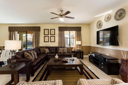 在meiguo.com看到的Champions Gate - Eight Bedroom Villa - CG017的介绍图片