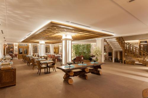 Restaurant, Orchis Buti̇k Hotel in Ayvalik Restaurant, Orchis Buti̇k Hotel in Ayvalik