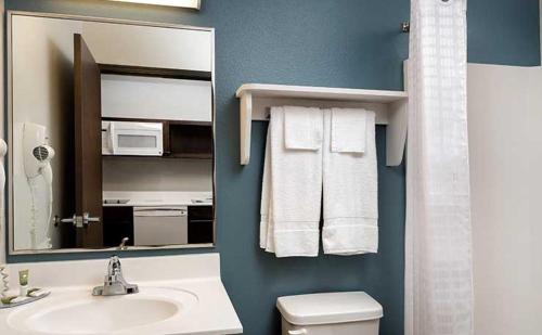 在meiguo.com看到的奥斯汀南部中心伍德斯普林特色酒店的介绍图片