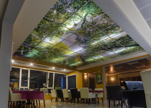 Restaurant, Moon Cnter in Majdal Shams Restaurant, Moon Cnter in Majdal Shams