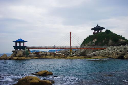 Пляж, With U Hotel & Guesthouse (Korea Quality) in Сокчхо Пляж, With U Hotel & Guesthouse (Korea Quality) in Сокчхо