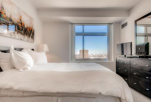 在meiguo.com看到的Global Luxury Suites at Kendall West的介绍图片