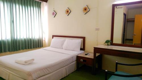 瓦塔納董里酒店 (Wattana Trang Hotel) in 董里 瓦塔納董里酒店 (Wattana Trang Hotel) in 董里