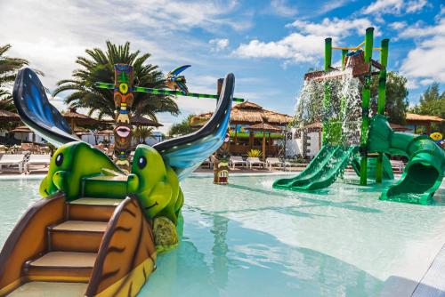 สระว่ายน้ำ, Elba Lanzarote Royal Village Resort in ปลายาบลังกา สระว่ายน้ำ, Elba Lanzarote Royal Village Resort in ปลายาบลังกา