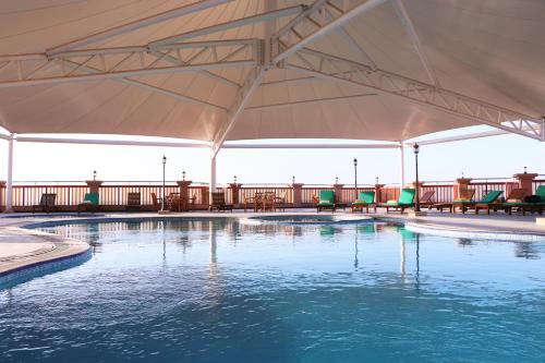 Piscina, Red Castle Hotel Sharjah in Sharjah Piscina, Red Castle Hotel Sharjah in Sharjah