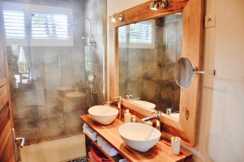 Salle de bain, Villa Wodyetia in Diamant Salle de bain, Villa Wodyetia in Diamant