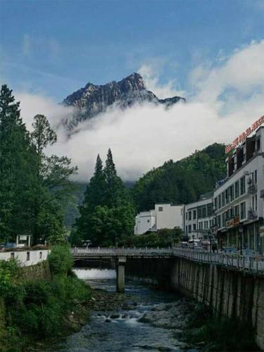 Lingxi Boutique Hotel