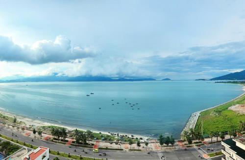 Beach, Ocean Star Da Nang Bay Hotel in Xuan Ha Beach, Ocean Star Da Nang Bay Hotel in Xuan Ha