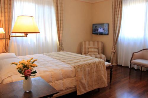 Hotel & Ristorante degli Angeli in Magliano Sabina Hotel & Ristorante degli Angeli in Magliano Sabina