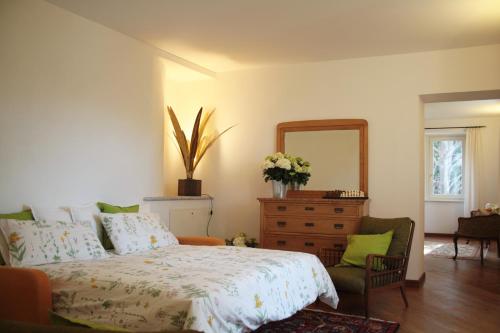 Antico Glicine B&B in Maslianico Antico Glicine B&B in Maslianico