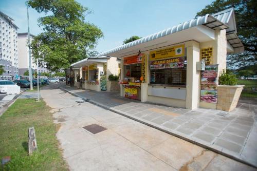 Exterior view, Putra Harmoni Putrajaya (Economy Suite, 3 AC Bedrooms, 1 Bath, WiFi, Ground Floor) by MRK near Putra Mosque Exterior view, Putra Harmoni Putrajaya (Economy Suite, 3 AC Bedrooms, 1 Bath, WiFi, Ground Floor) by MRK near Putra Mosque