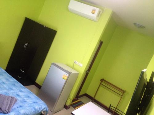 This photo about Lanta Blue House shared on HyHotel.com