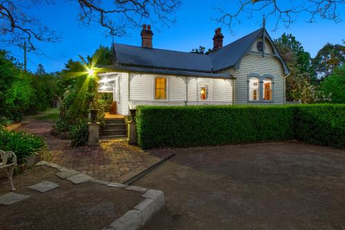 Facilities, Plynlimmon-1860 Heritage Cottage & Private Room 50m from Heritage Cottage in Grose Vale Facilities, Plynlimmon-1860 Heritage Cottage & Private Room 50m from Heritage Cottage in Grose Vale