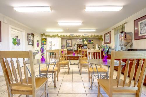 餐飲選擇, 卡溫頓速8酒店 (Super 8 By Wyndham Covington) in 布爾德市 (LA) 餐飲選擇, 卡溫頓速8酒店 (Super 8 By Wyndham Covington) in 布爾德市 (LA)