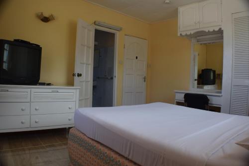 This photo about Shonlan Inn and Apartments shared on HyHotel.com