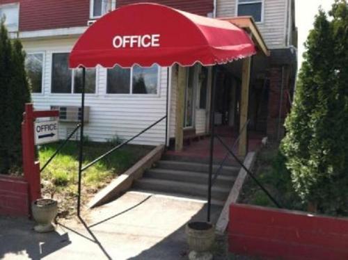 Waterford Inn in Waterford (NY) Waterford Inn in Waterford (NY)