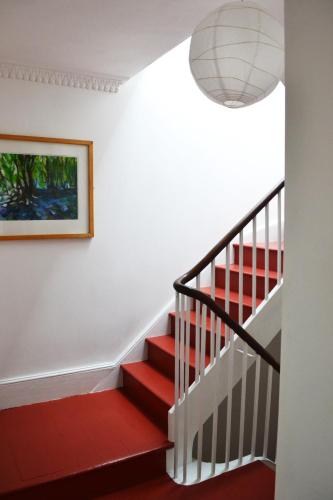 المرافق, 8a Spring Gardens in Haverfordwest City Center المرافق, 8a Spring Gardens in Haverfordwest City Center