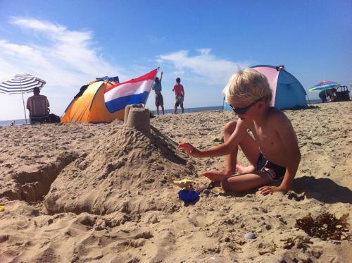 Beach, "Karel de Grote" Bergen in Bergen Beach, "Karel de Grote" Bergen in Bergen