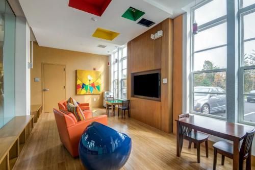 在meiguo.com看到的Global Luxury Suites in Sterling的介绍图片