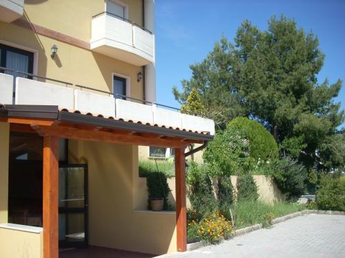 Entrance, Hotel Margherita in San Giovanni Rotondo Entrance, Hotel Margherita in San Giovanni Rotondo
