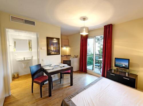 Appart'hotel Odalys Olympe in Antibes Appart'hotel Odalys Olympe in Antibes