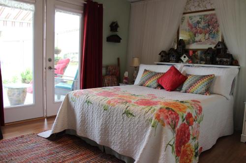 This photo about Bed and Breakfast at the Ranch shared on HyHotel.com