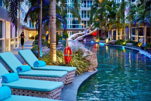 Swimming pool