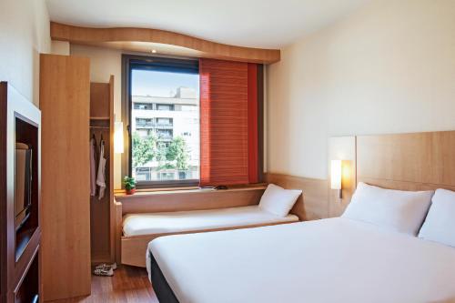This photo about Ibis Barcelona Mollet shared on HyHotel.com