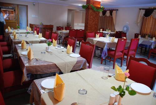 Restaurant, Hotel Akshaya in Dwaraka Nagar Restaurant, Hotel Akshaya in Dwaraka Nagar