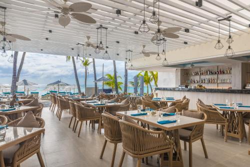 Restaurant, Henann Prime Beach Resort in Boracay Island Restaurant, Henann Prime Beach Resort in Boracay Island