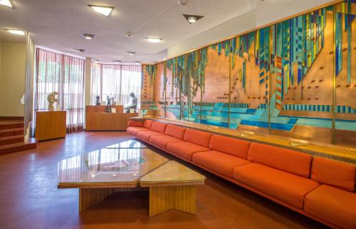 在meiguo.com看到的The Inn at Price Tower的介绍图片