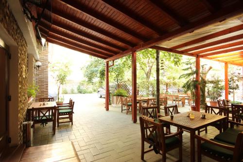 外部景觀, 旋律酒店 (Hotel Melody) in 奧拉迪亞城中心 外部景觀, 旋律酒店 (Hotel Melody) in 奧拉迪亞城中心