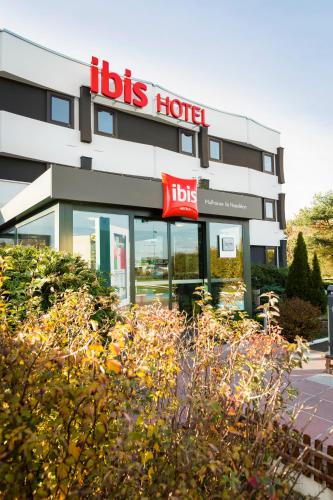 Entrance, ibis Mulhouse Ile Napoleon in Sausheim Entrance, ibis Mulhouse Ile Napoleon in Sausheim