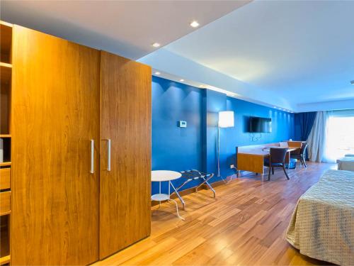 Catania International Airport Hotel in Катанія Catania International Airport Hotel in Катанія