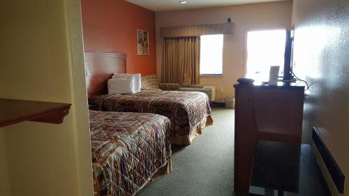Budgetel Inn and Suites in Taylor