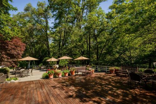 Facilities, The Jack London Lodge in Glen Ellen (CA) Facilities, The Jack London Lodge in Glen Ellen (CA)