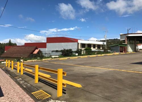 Ulaz, Hotel Las Brumas in Cartago Ulaz, Hotel Las Brumas in Cartago