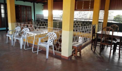 Balcony/terrace, Hotel 100 in Dehiwala City Balcony/terrace, Hotel 100 in Dehiwala City