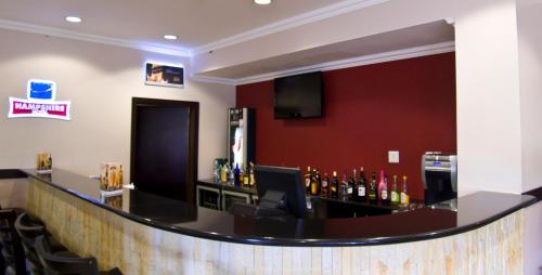Pub/Lounge, Hampshire Hotel in Ballito Pub/Lounge, Hampshire Hotel in Ballito