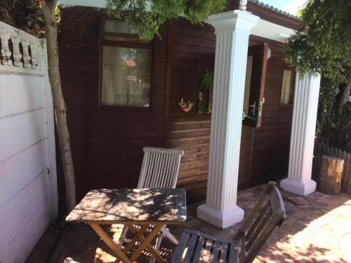 Erkély/terasz, Leo's Den near Fish Hoek Beach Erkély/terasz, Leo's Den near Fish Hoek Beach