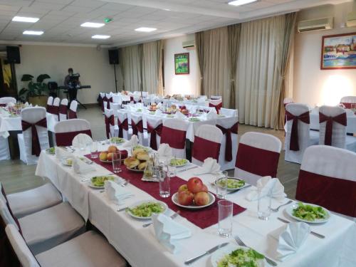 قاعة للمآدب, فندق إن (Hotel N) in Voždovac قاعة للمآدب, فندق إن (Hotel N) in Voždovac