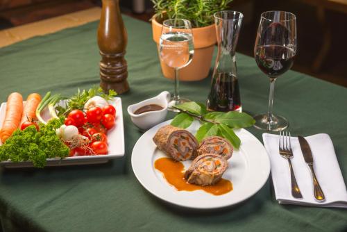Food and beverages, Hotel Gasthof Rose in Oy-Mittelberg Food and beverages, Hotel Gasthof Rose in Oy-Mittelberg