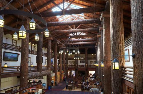 ردهة, Glacier Park Lodge in حديقة إيست علاسيير_مونتانا ردهة, Glacier Park Lodge in حديقة إيست علاسيير_مونتانا