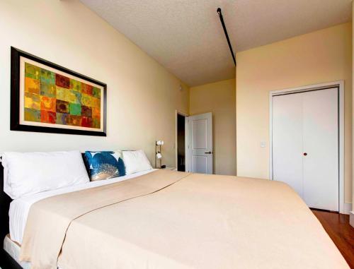 在meiguo.com看到的Pelicanstay near Holland Tunnel的介绍图片