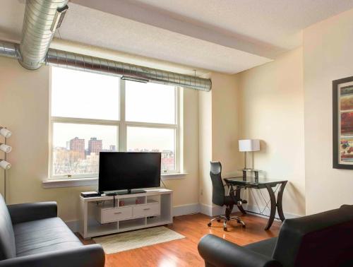 在meiguo.com看到的Pelicanstay near Holland Tunnel的介绍图片