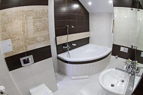 This photo about Hotel Poniatowski shared on HyHotel.com